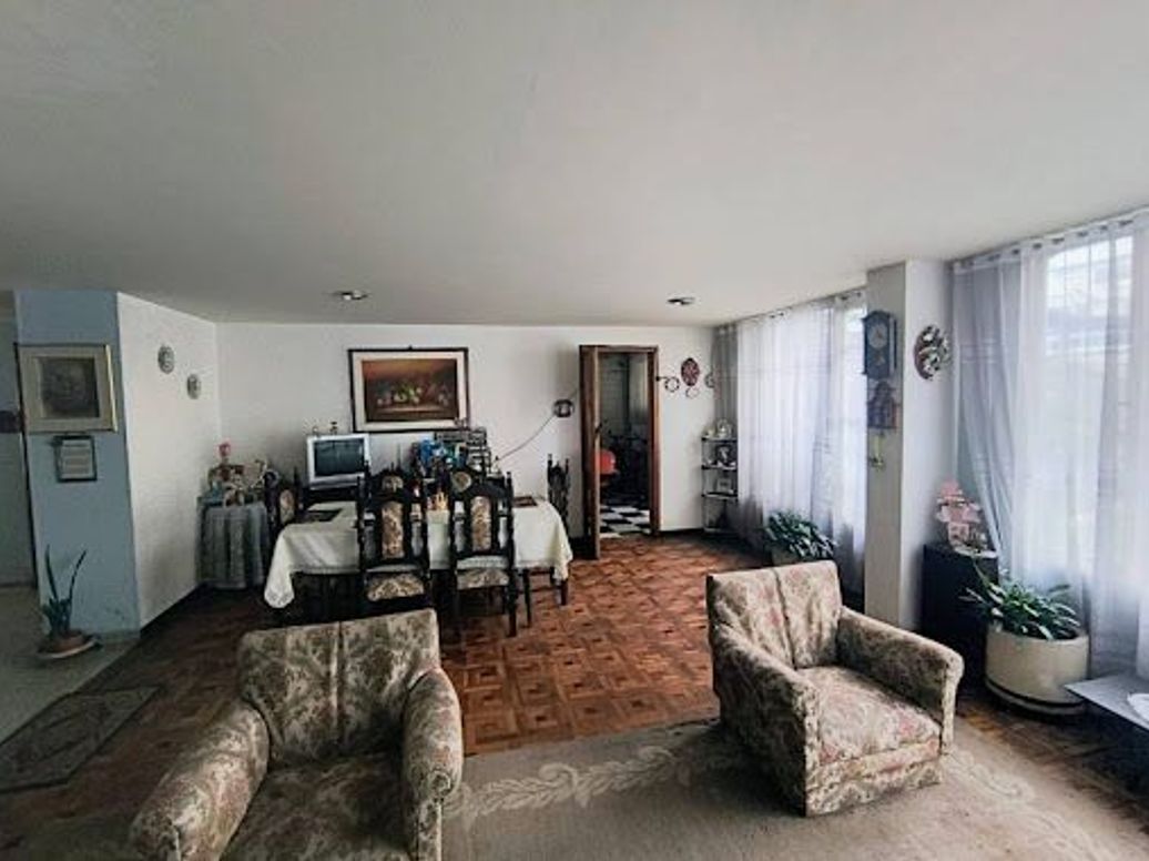Casa de 5 alcobas en venta en Normandía, Bogotá, 274 m² · foto 6 de 20