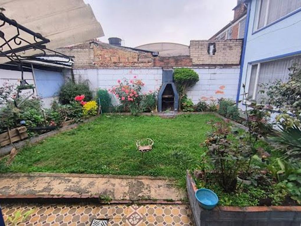 Casa de 5 alcobas en venta en Normandía, Bogotá, 274 m² · foto 10 de 20