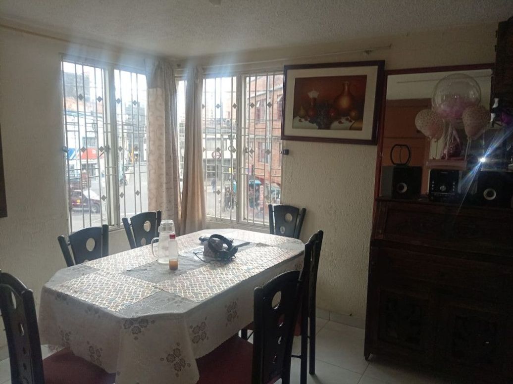 Casa de 5 alcobas en venta en Restrepo Occidental, Bogotá, 350 m² · foto 10 de 19