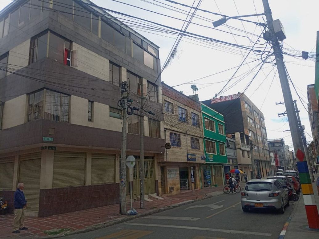 Casa de 5 alcobas en venta en Restrepo Occidental, Bogotá, 350 m² · foto 5 de 19