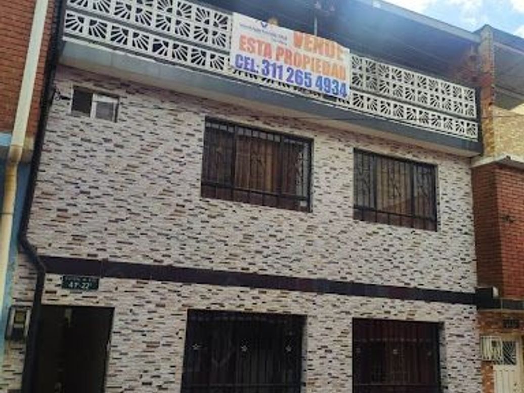 Casa de 8 alcobas en venta en La Victoria, Bogotá, 376 m² · foto 4 de 8