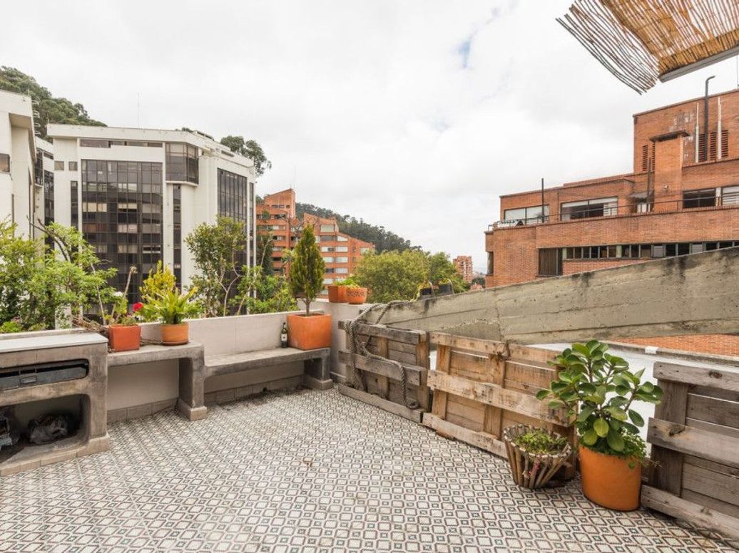 Apartamento de 3 alcobas en venta en El Refugio, Bogotá, 159 m² · foto 9 de 16