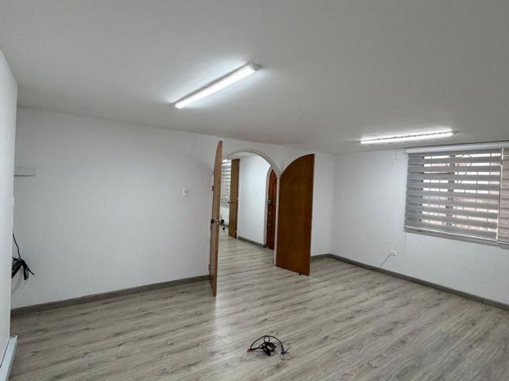 Casa de 9 alcobas en venta en Estrella Del Norte, Bogotá, 430 m² · foto 9 de 20