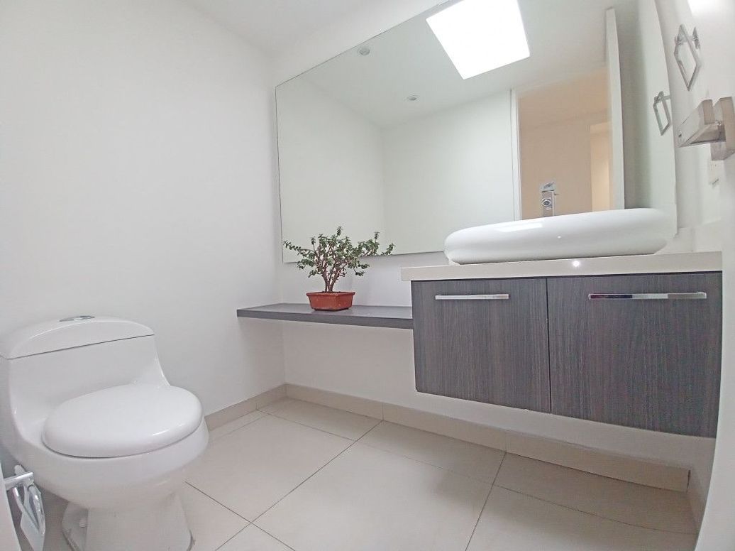 Apartamento de 3 alcobas en venta en Chicó Norte, Bogotá, 269 m² · foto 16 de 20