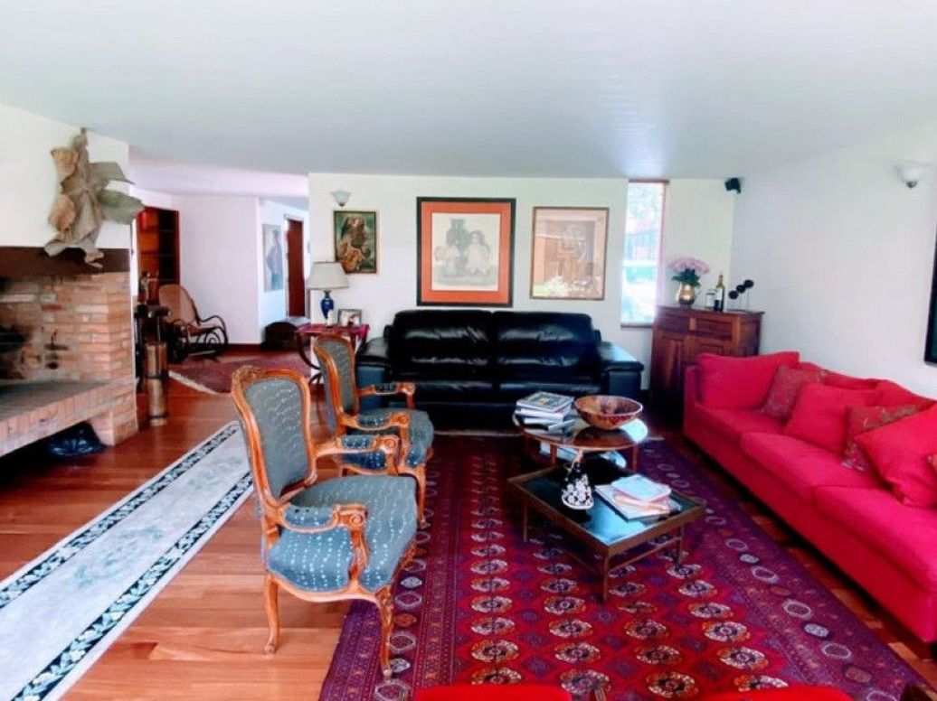 Casa de 4 alcobas en venta en Niza, Bogotá, 400 m² · foto 3 de 20