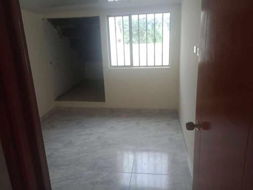 Casa de 6 alcobas en venta en Mandalay 1, Bogotá, 177 m² · foto 8 de 10