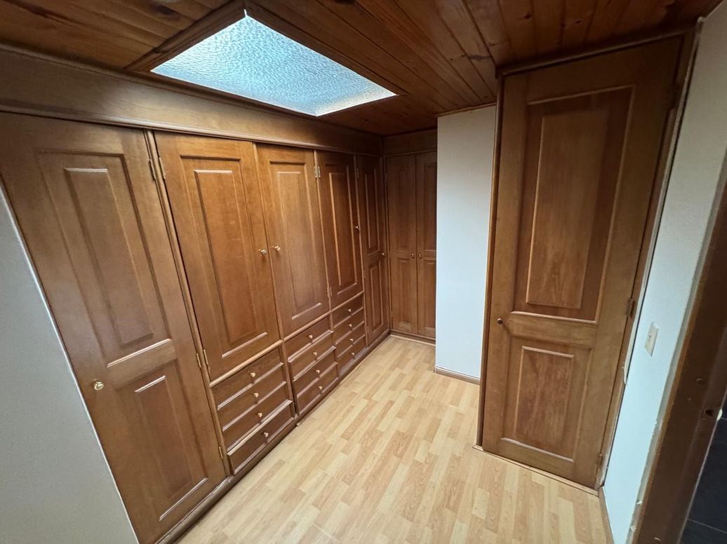 Apartamento de 4 alcobas en venta en Santa Barbara Central, Bogotá, 176 m² · foto 7 de 12