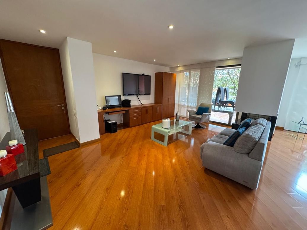 Apartamento de 5 alcobas en venta en Cjr Salerno, Bogotá, 274 m² · foto 2 de 15