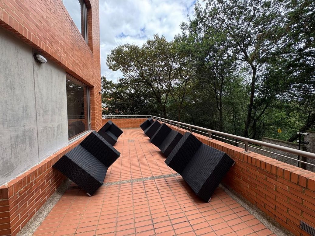 Apartamento de 5 alcobas en venta en Cjr Salerno, Bogotá, 274 m² · foto 8 de 15