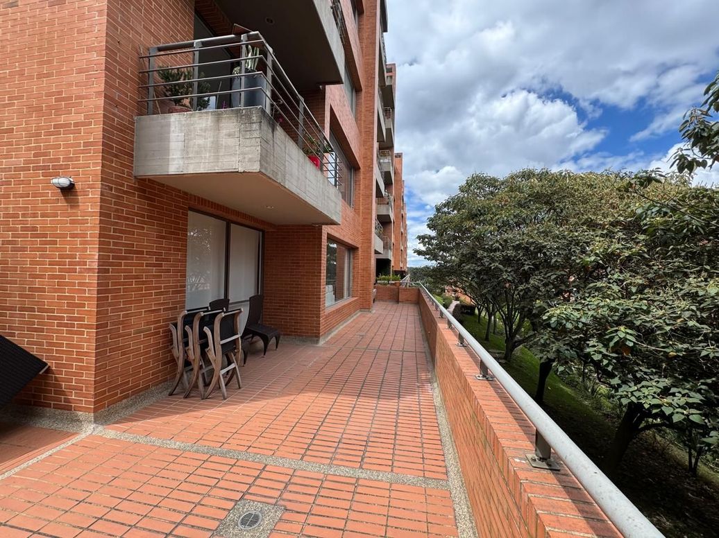 Apartamento de 5 alcobas en venta en Cjr Salerno, Bogotá, 274 m² · foto 9 de 15