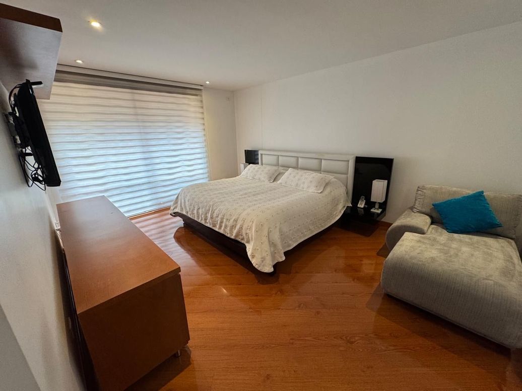 Apartamento de 5 alcobas en venta en Cjr Salerno, Bogotá, 274 m² · foto 11 de 15