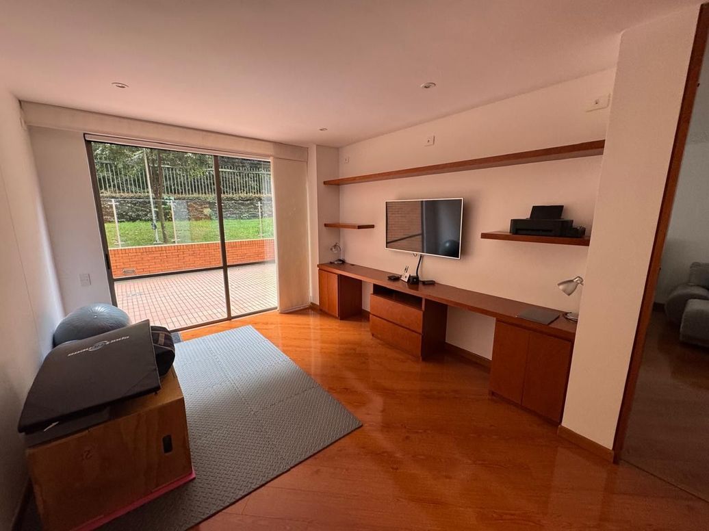 Apartamento de 5 alcobas en venta en Cjr Salerno, Bogotá, 274 m² · foto 5 de 15