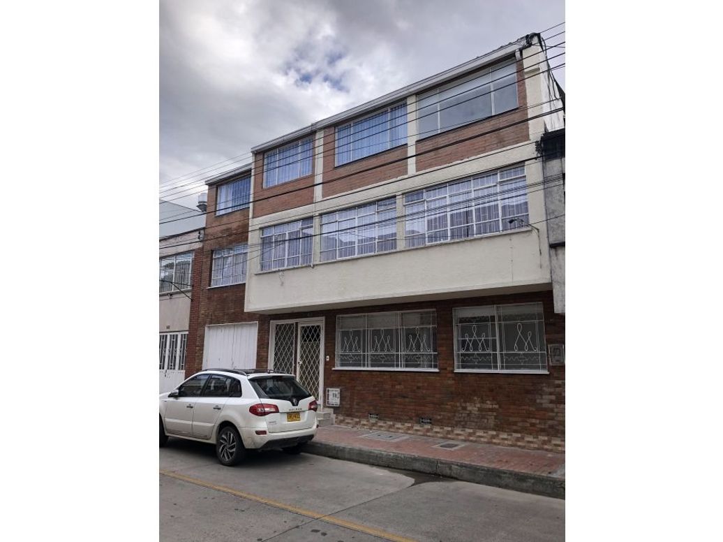 Casa de 12 alcobas en venta en Teusaquillo, Bogotá, 187 m² · foto 3 de 17