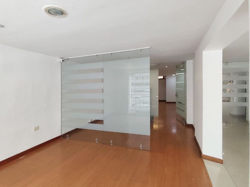 Casa de 16 alcobas en venta en Las Acacias, Bogotá, 460 m² · foto 3 de 16