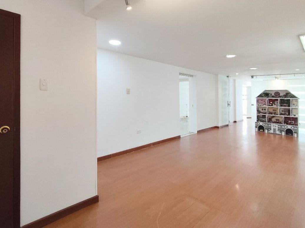 Casa de 16 alcobas en venta en Las Acacias, Bogotá, 460 m² · foto 4 de 16