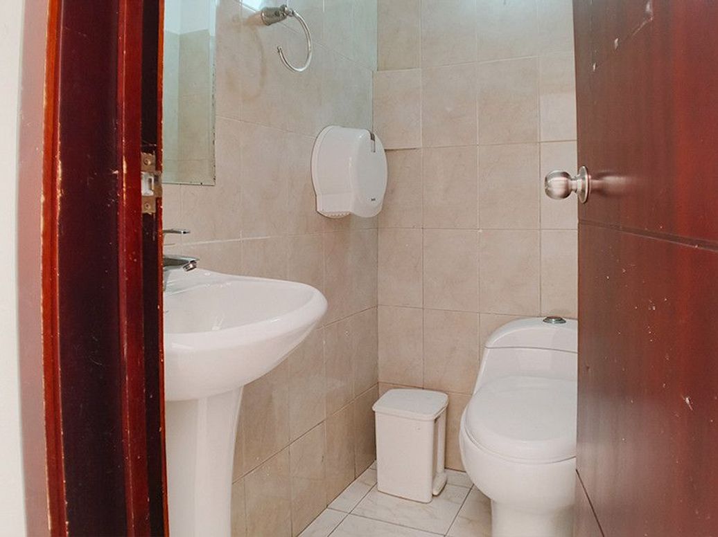 Casa de 16 alcobas en venta en Las Acacias, Bogotá, 460 m² · foto 9 de 16