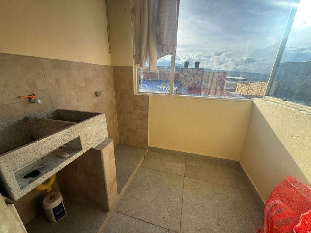 Casa de 11 alcobas en venta en Los Sauses, Bogotá, 266 m² · foto 13 de 19