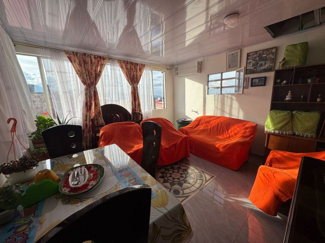 Casa de 11 alcobas en venta en Los Sauses, Bogotá, 266 m² · foto 19 de 19