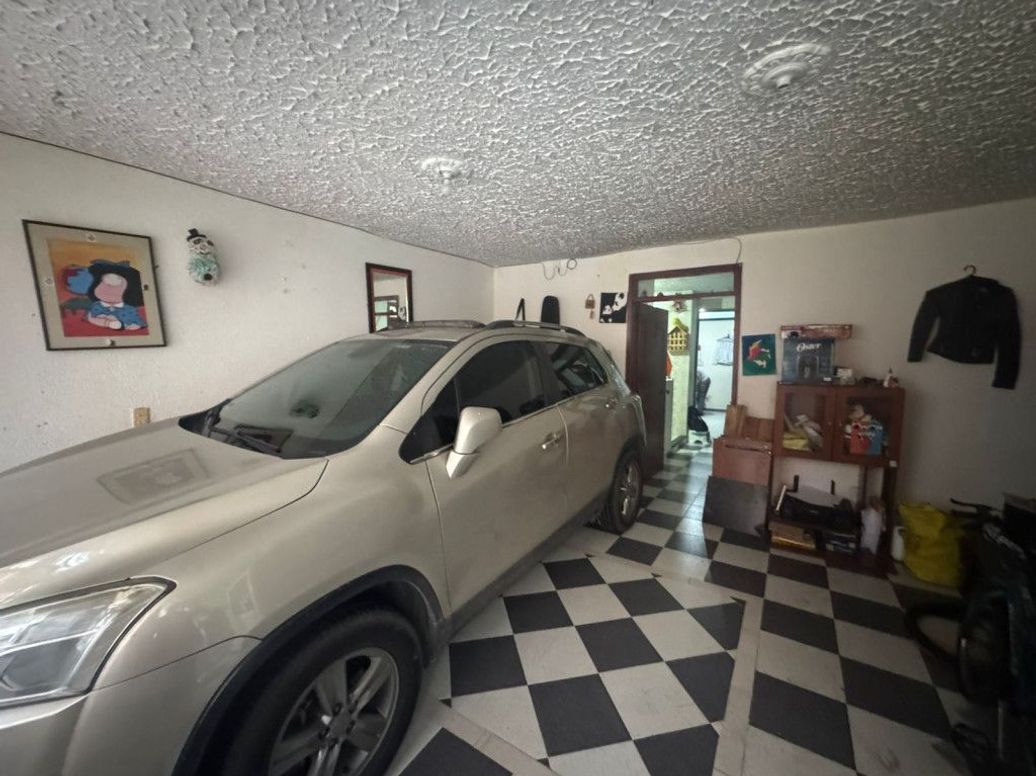 Casa de 11 alcobas en venta en Los Sauses, Bogotá, 266 m² · foto 5 de 19
