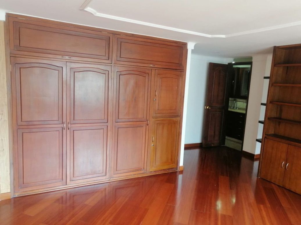 Apartamento de 4 alcobas en venta en Rincon Del Chicó, Bogotá, 260 m² · foto 18 de 20