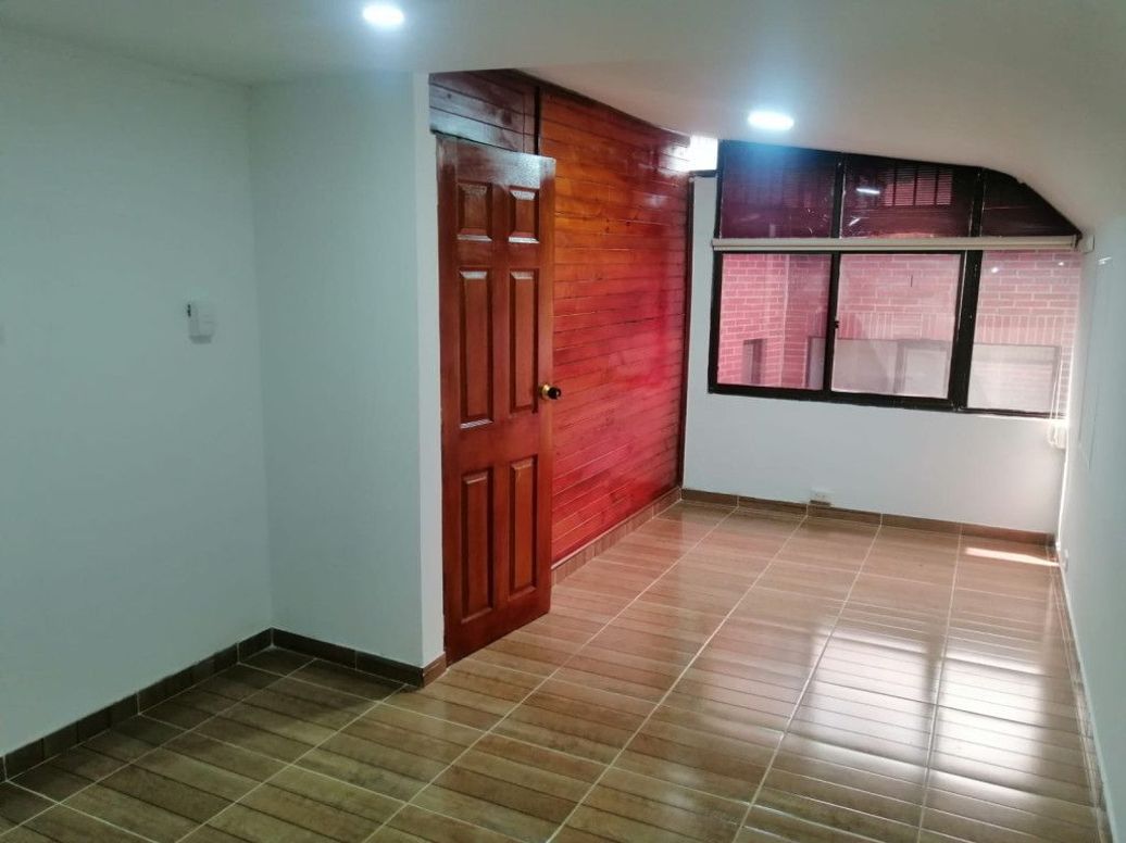 Apartamento de 4 alcobas en venta en Rincon Del Chicó, Bogotá, 260 m² · foto 2 de 20