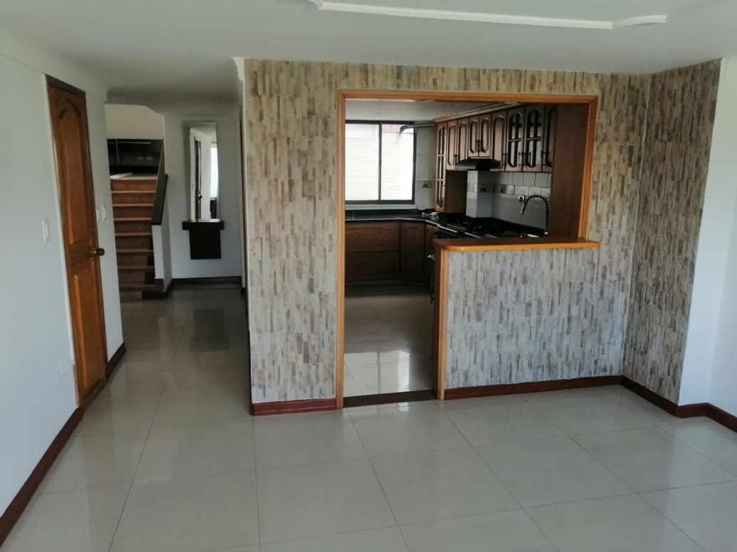 Apartamento de 4 alcobas en venta en Rincon Del Chicó, Bogotá, 260 m² · foto 5 de 20