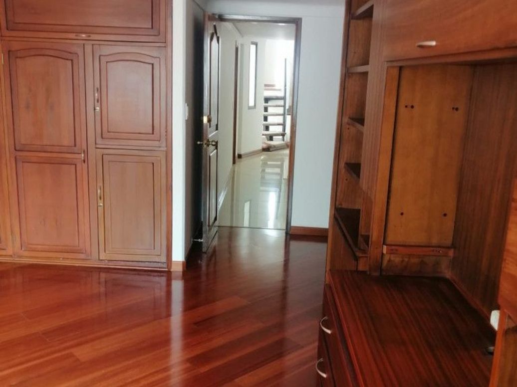 Apartamento de 4 alcobas en venta en Rincon Del Chicó, Bogotá, 260 m² · foto 10 de 20