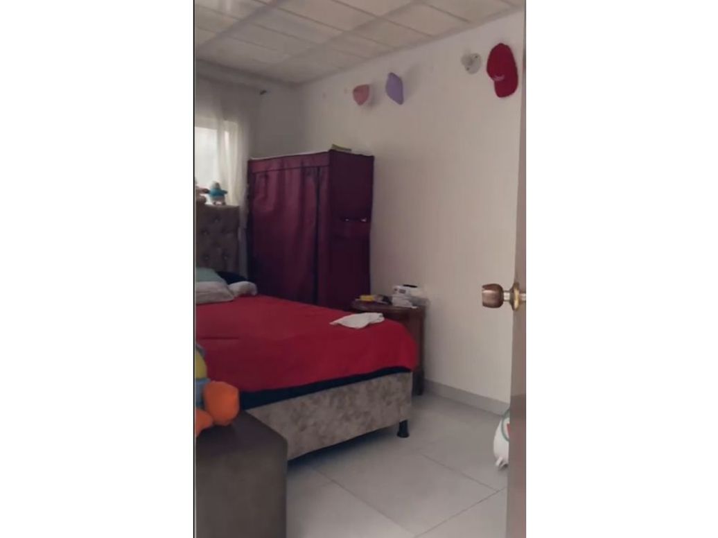 Casa de 11 alcobas en venta en El Rincon, Bogotá, 66 m² · foto 4 de 13