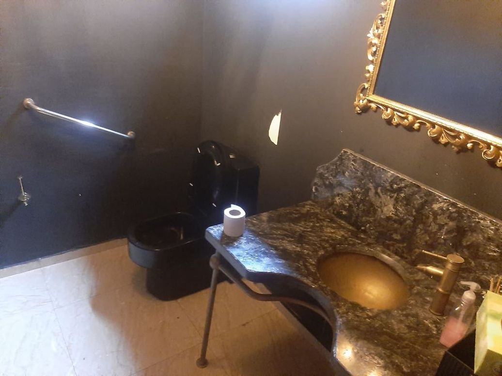 Casa de 1 alcoba en venta en Quinta Camacho, Bogotá, 615 m² · foto 5 de 10
