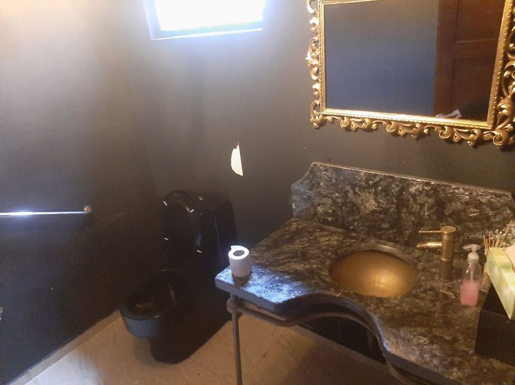 Casa de 1 alcoba en venta en Quinta Camacho, Bogotá, 615 m² · foto 4 de 10