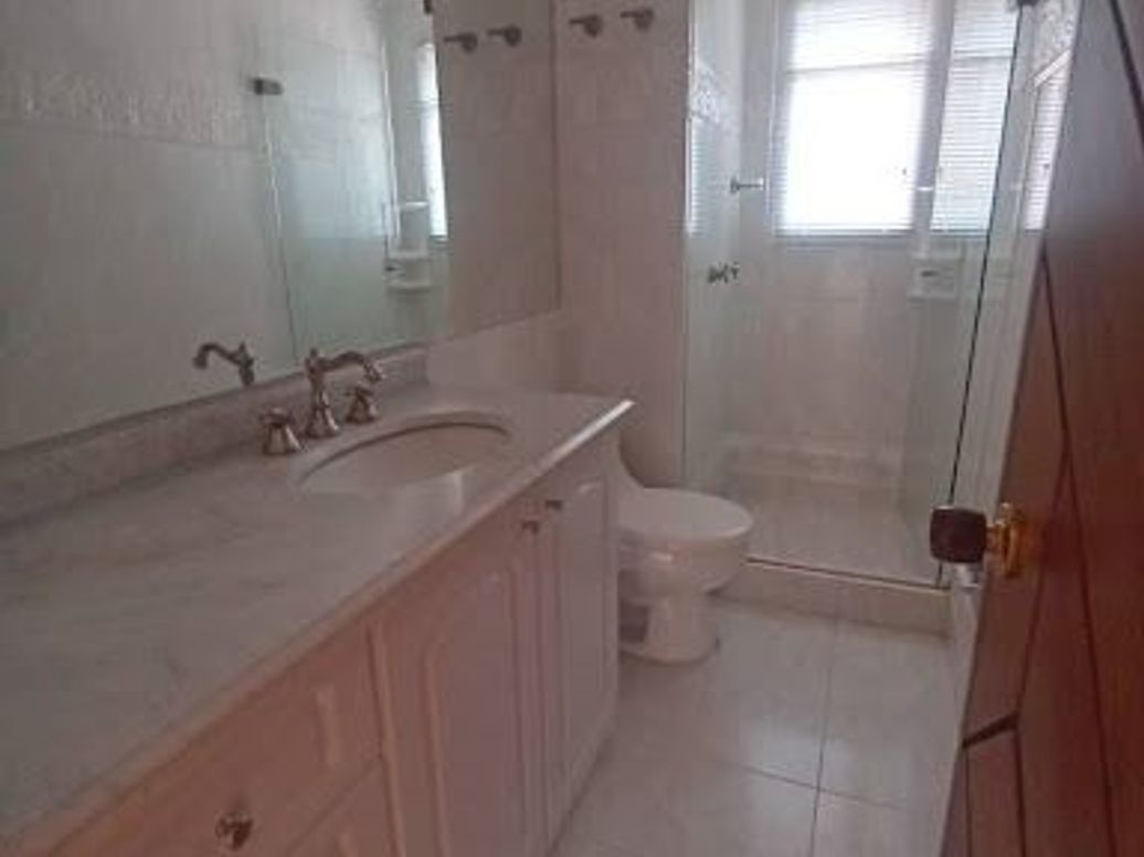 Apartamento de 3 alcobas en venta en La Carolina, Bogotá, 119 m² · foto 17 de 19