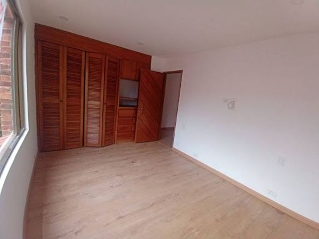 Apartamento de 3 alcobas en venta en La Carolina, Bogotá, 119 m² · foto 4 de 19