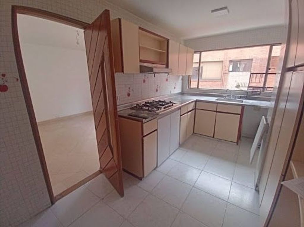 Apartamento de 3 alcobas en venta en La Carolina, Bogotá, 119 m² · foto 7 de 19