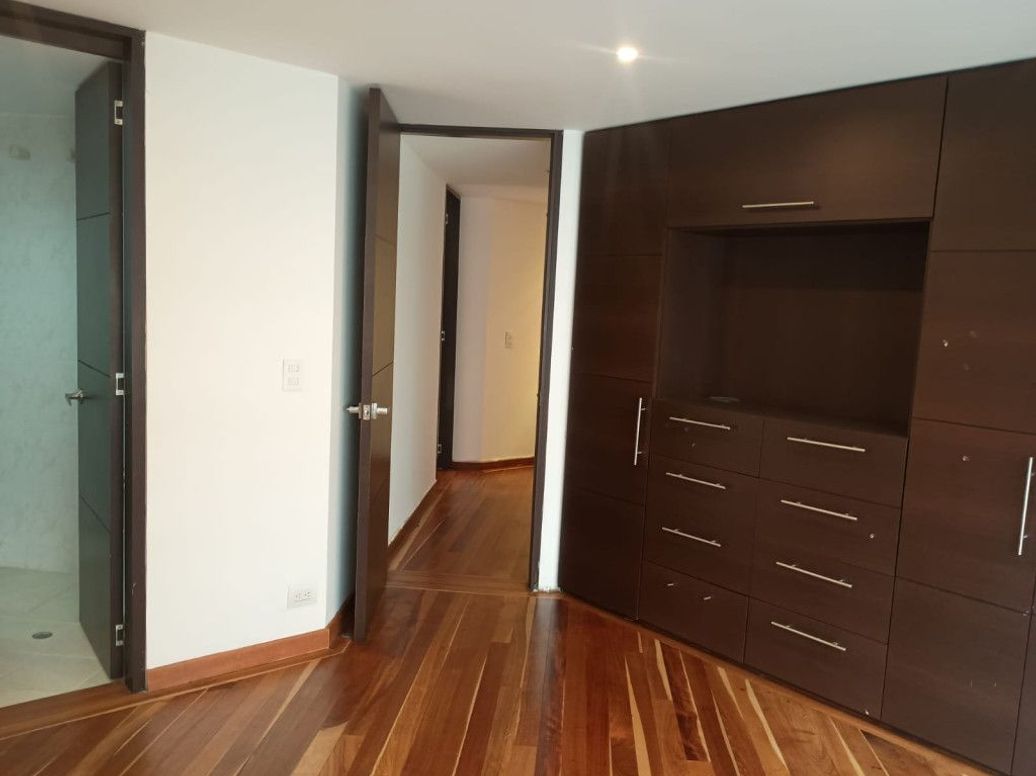 Apartamento de 3 alcobas en venta en Molinos Norte, Bogotá, 134 m² · foto 5 de 18