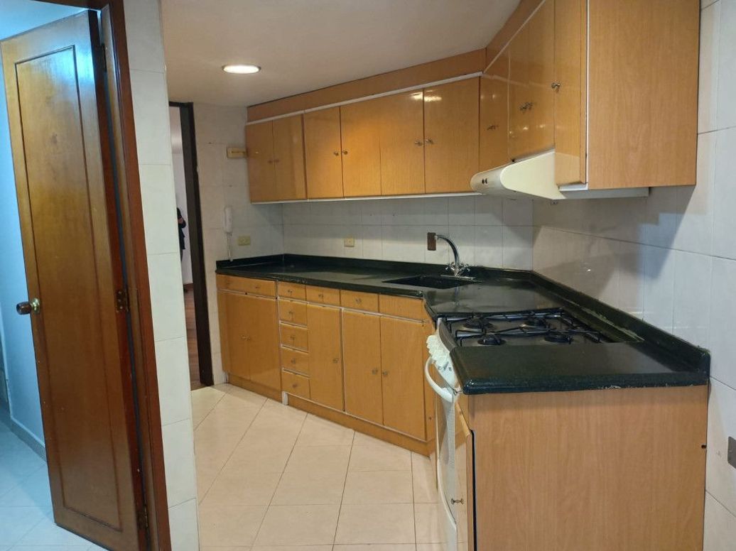 Apartamento de 3 alcobas en venta en Molinos Norte, Bogotá, 134 m² · foto 3 de 18
