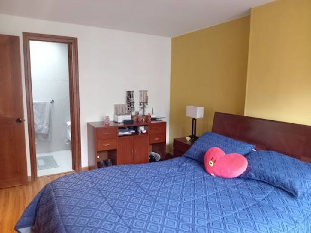Apartamento de 3 alcobas en venta en Los Rosales, Bogotá, 123 m² · foto 10 de 13