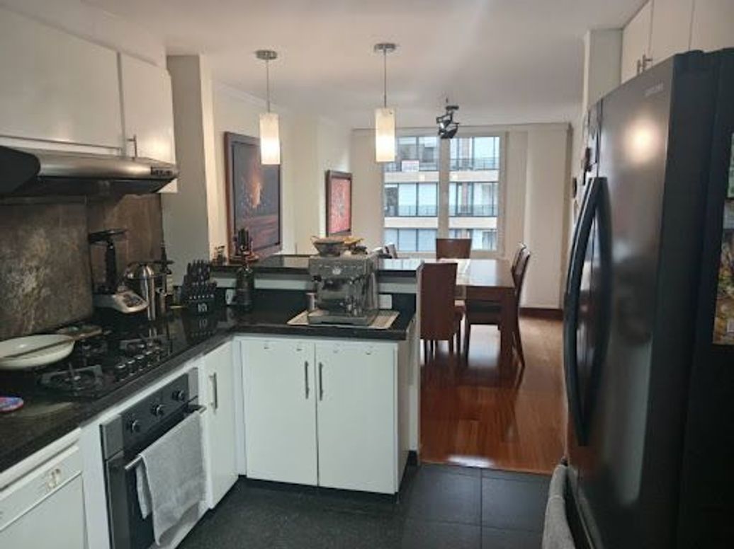 Apartamento de 3 alcobas en venta en Los Rosales, Bogotá, 123 m² · foto 11 de 13