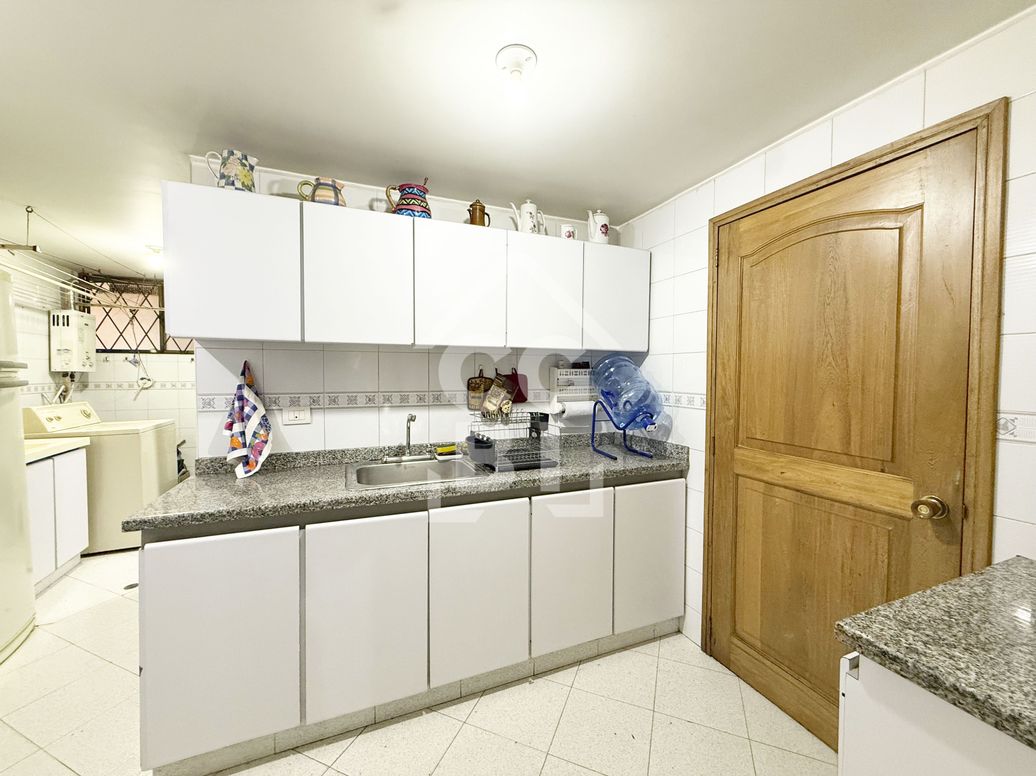 Apartamento de 2 alcobas en venta en Santa Bibiana, Bogotá, 159 m² · foto 12 de 20