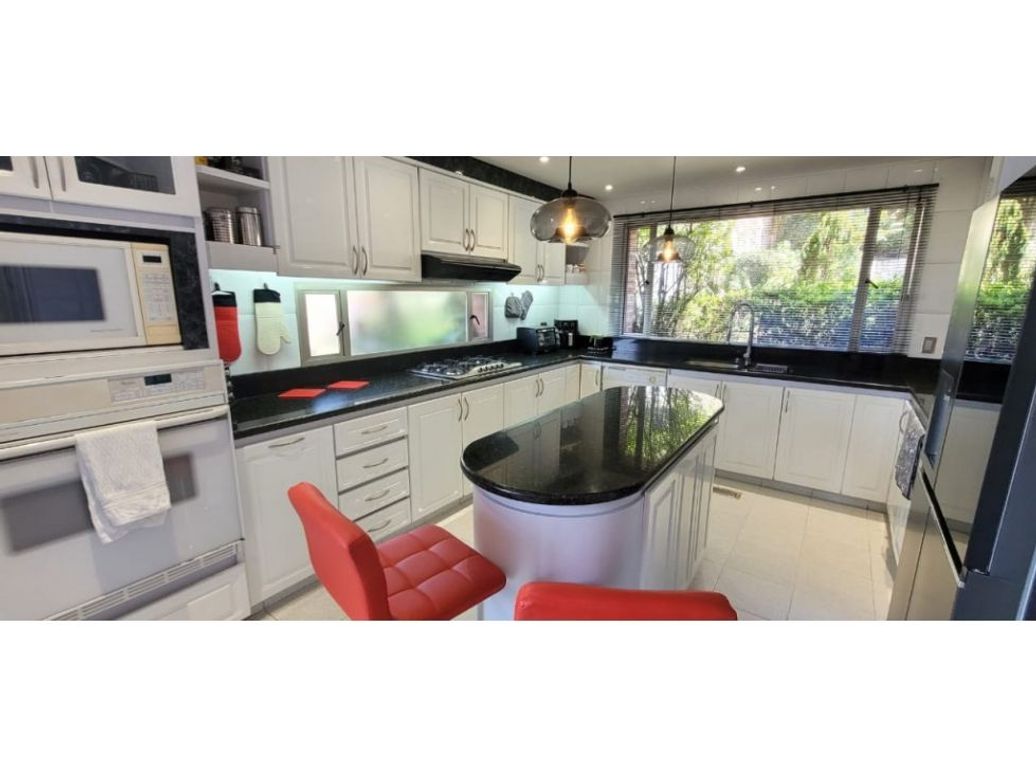 Casa de 3 alcobas en venta en Altos De Suba, Bogotá, 321 m² · foto 4 de 20