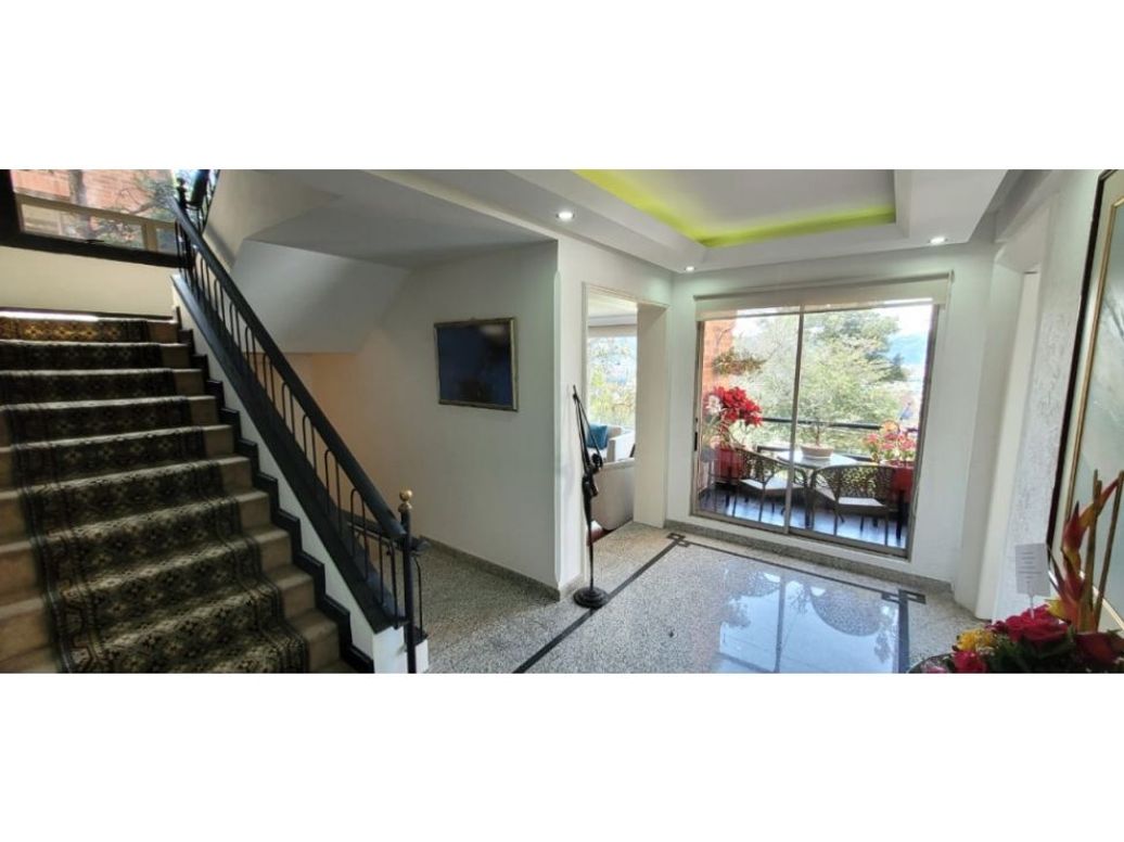 Casa de 3 alcobas en venta en Altos De Suba, Bogotá, 321 m² · foto 2 de 20