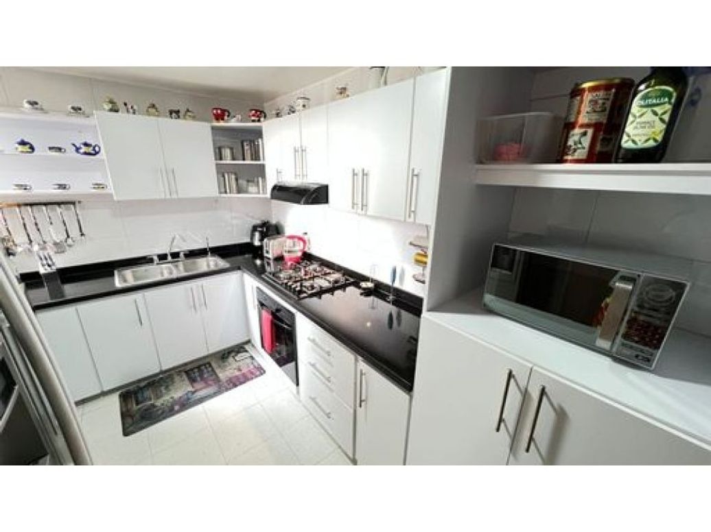 Apartamento de 3 alcobas en venta en Modelia, Bogotá, 106 m² · foto 2 de 20