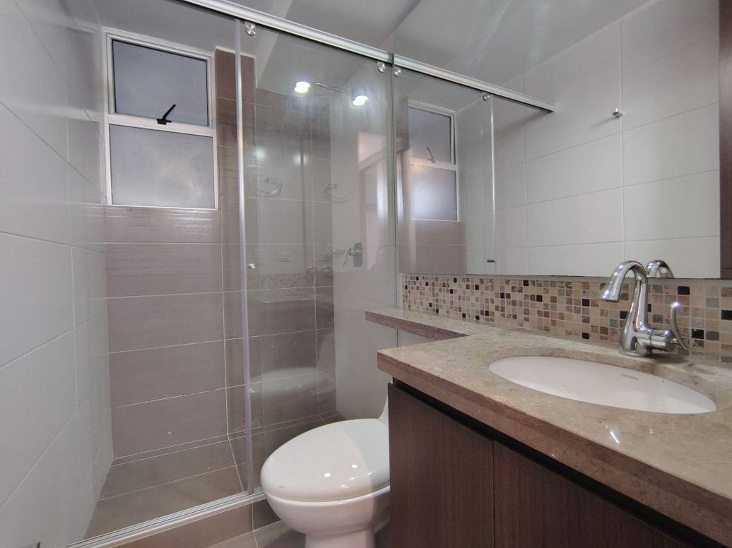 Apartamento de 3 alcobas en venta en El Dorado, Bogotá, 95 m² · foto 16 de 20