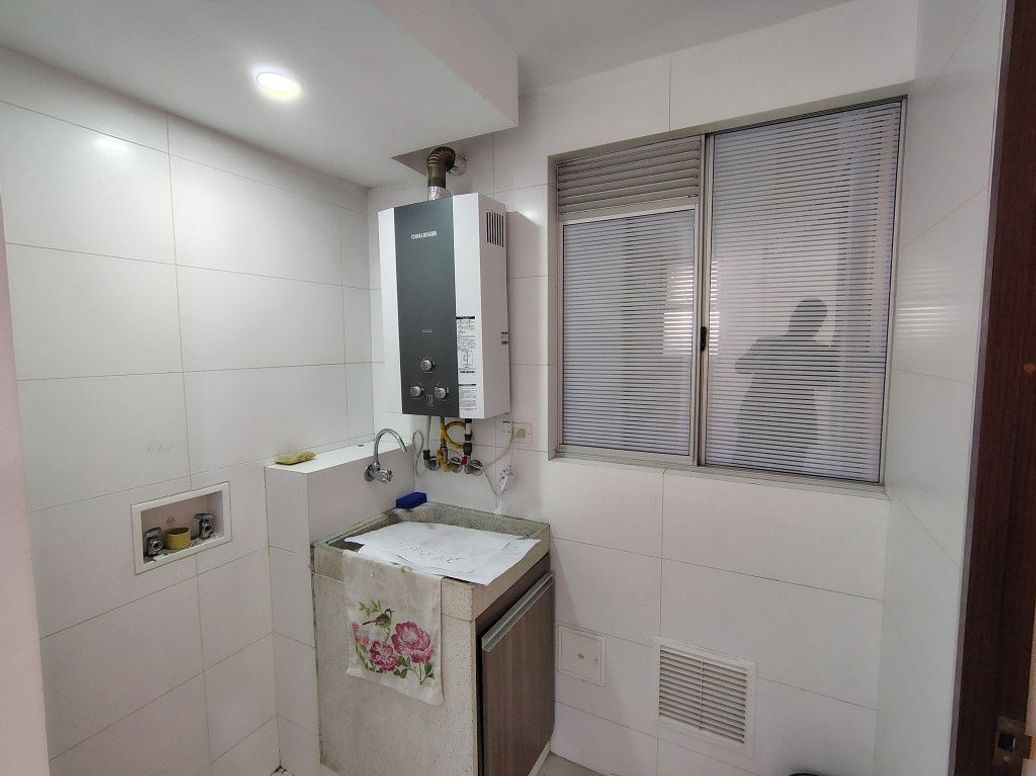 Apartamento de 3 alcobas en venta en El Dorado, Bogotá, 95 m² · foto 8 de 20