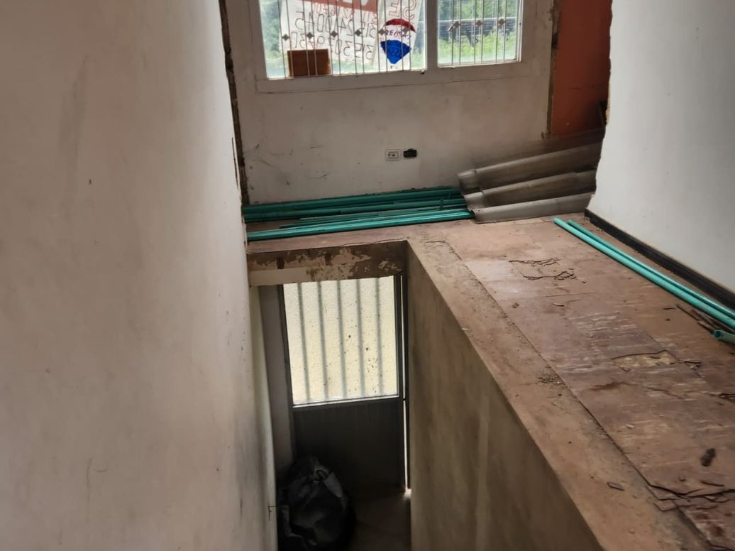 Casa de 4 alcobas en venta en Niza, Bogotá, 450 m² · foto 3 de 13