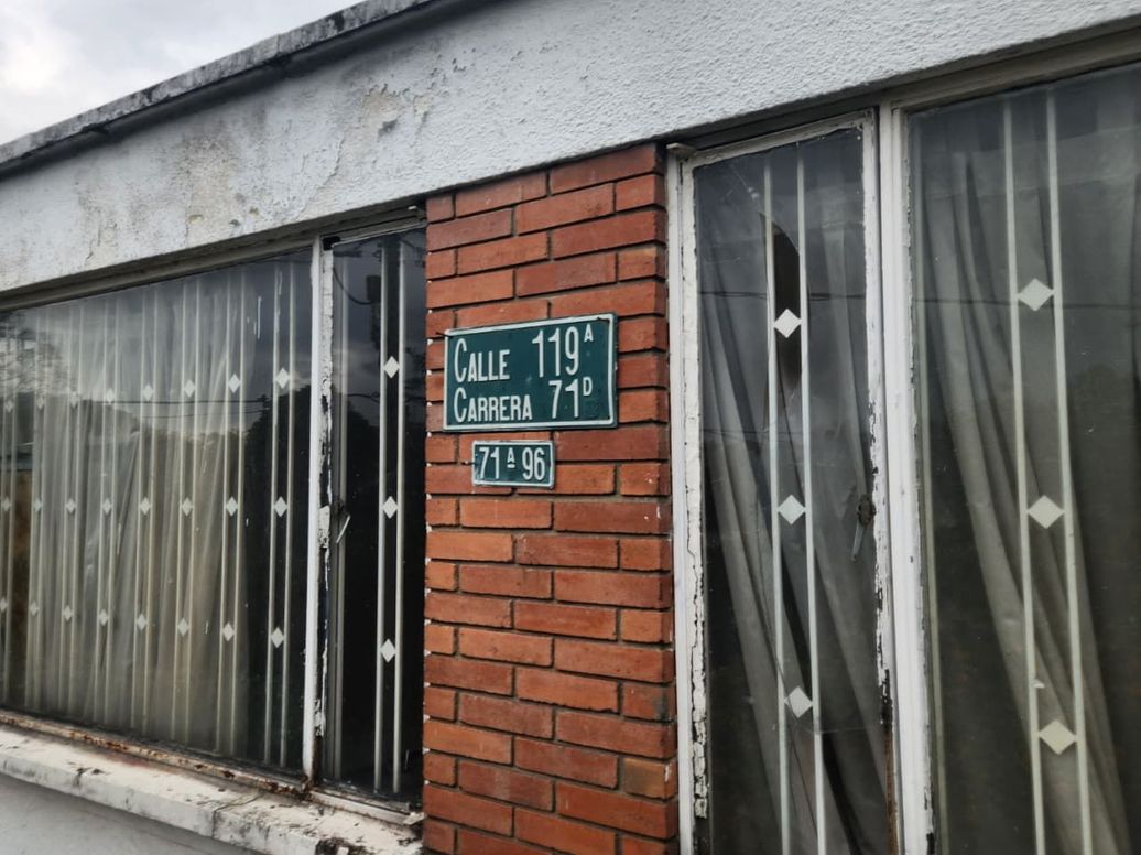 Casa de 4 alcobas en venta en Niza, Bogotá, 450 m² · foto 6 de 13