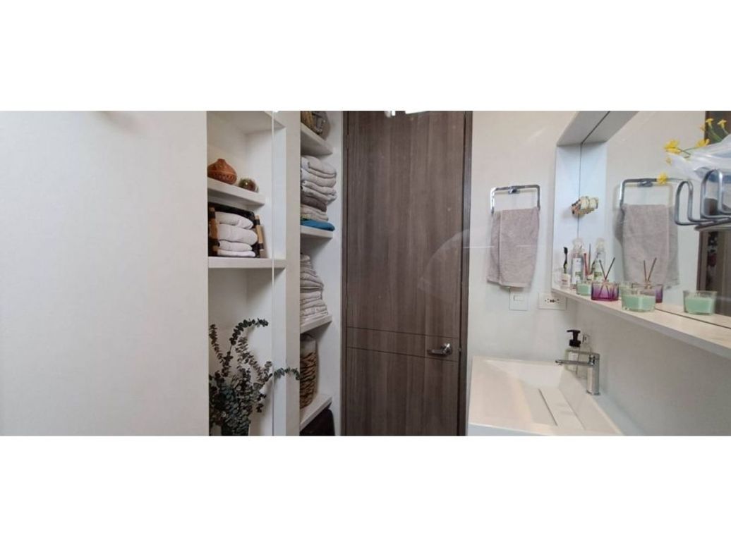Apartamento de 3 alcobas en venta en Modelia, Bogotá, 108 m² · foto 6 de 16