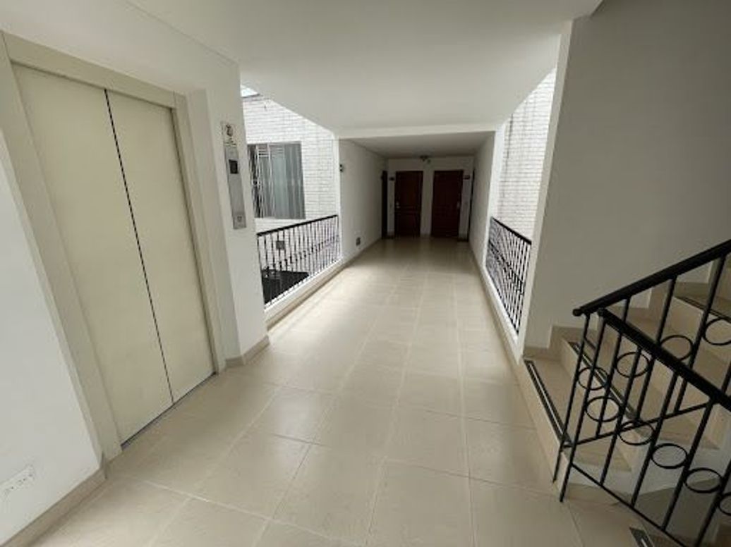 Apartamento de 3 alcobas en venta en Cedritos, Bogotá, 80 m² · foto 16 de 19