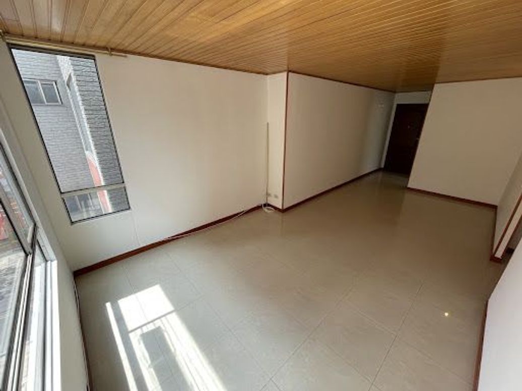 Apartamento de 3 alcobas en venta en Cedritos, Bogotá, 80 m² · foto 3 de 19
