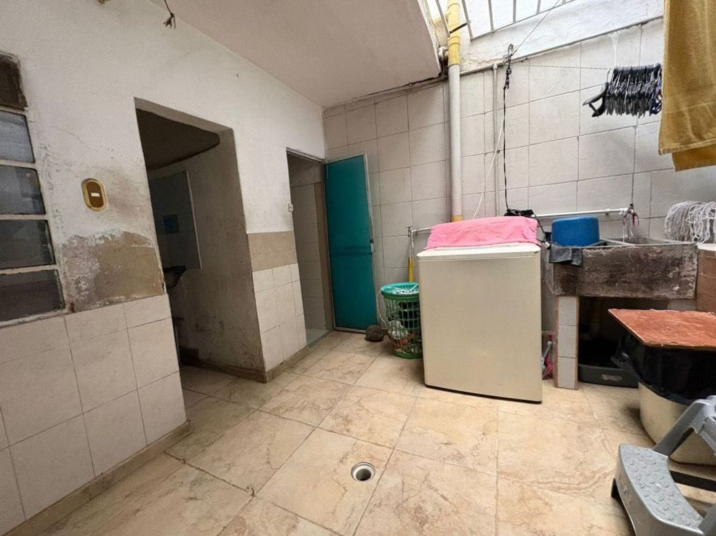 Casa de 10 alcobas en venta en Abraham Lincoln, Bogotá, 296 m² · foto 8 de 20