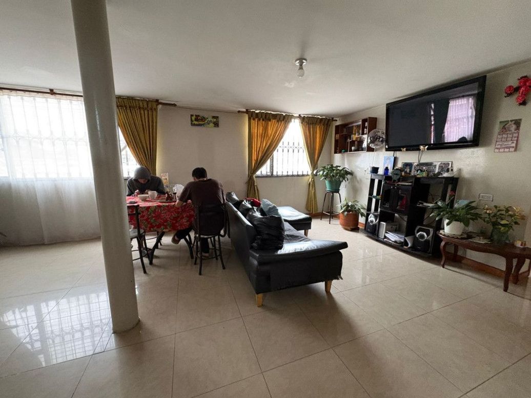 Casa de 10 alcobas en venta en Abraham Lincoln, Bogotá, 296 m² · foto 15 de 20